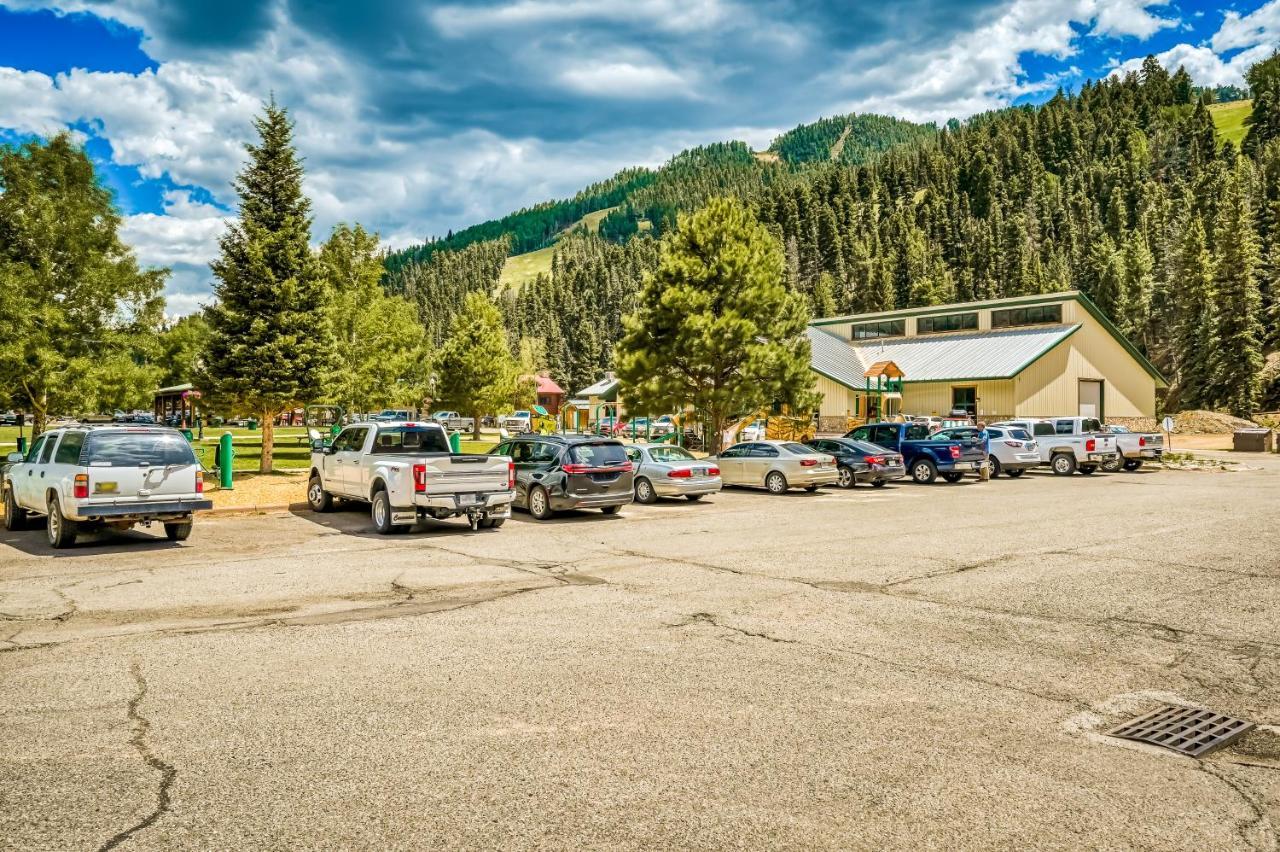 Lovely Lifts West Getaway Red River Exterior photo