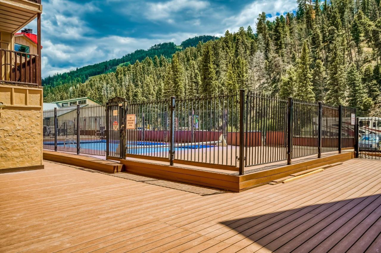Lovely Lifts West Getaway Red River Exterior photo